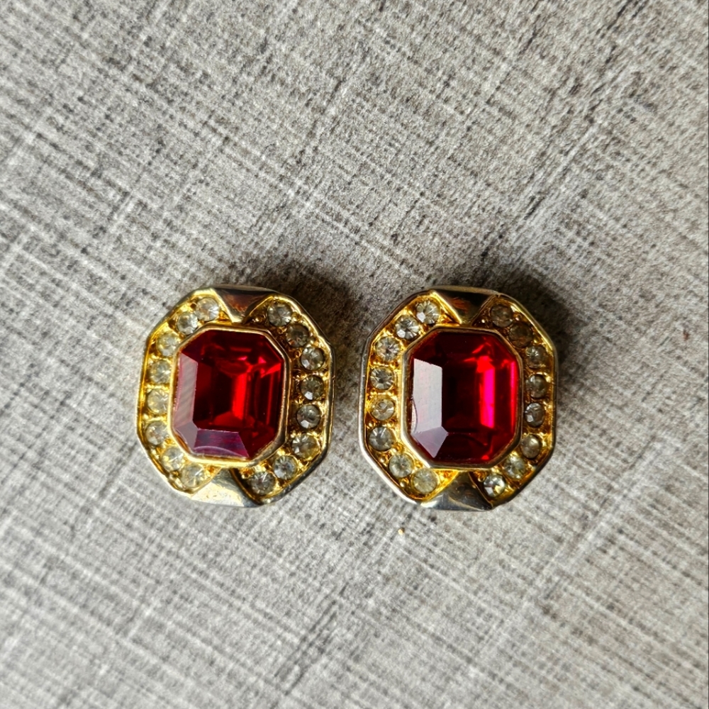 Vintage Rudy Red Clip on Earrings